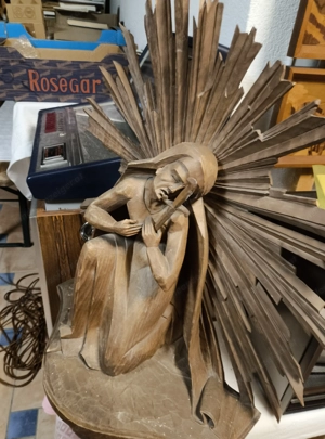 Schnitzerei "Schmerzhafte Muttergottes" mit Strahlenkranz  Bild 4