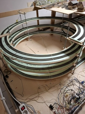 Modelleisenbahn H0 Sehr günstig Häuser, Bäume, Gleise......... Bild 4