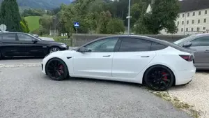 Tesla 3 Standart Range RWD Plus Bild 2