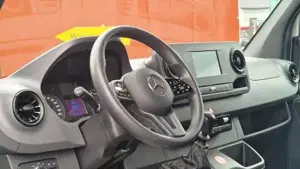 Mercedes-Benz  Bild 12