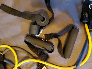 Widerstandbänder mit Griffen und Türanker  Bild 3