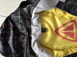 Lässige karierte Snowboard Jacke !! Bild 2