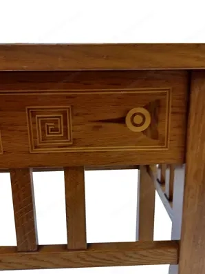 Antiker Beistelltisch Bild 2