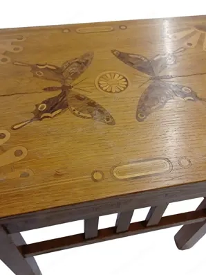 Antiker Beistelltisch Bild 3