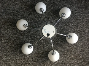 Deckenleuchte oder  Lampe mit sechs Opal Kugeln Bild 2