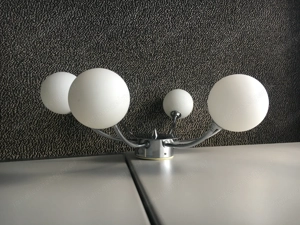 Deckenleuchte oder  Lampe mit sechs Opal Kugeln Bild 3