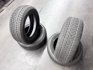 4x Goodyear Ultragrip SUV 225 60 17 103T Winterreifen Top Zustand 
