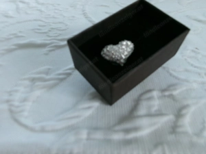 Knopfbrosche Herzform Bild 2