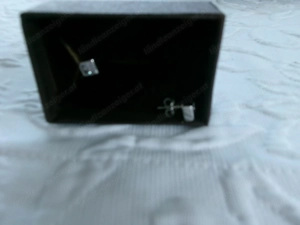 Ohrstecker mit weißen Steinen  Bild 2