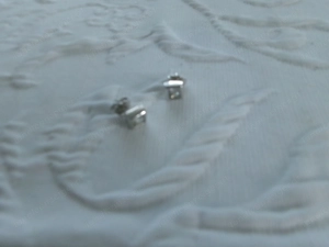 Ohrstecker mit weißen Steinen  Bild 3