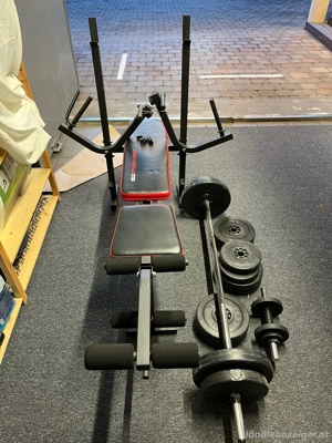 Hantelbank mit Zubehör