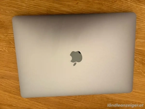 Apple MacBook Pro 13" (Late 2016) in Space Gray Bild 4