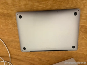 Apple MacBook Pro 13" (Late 2016) in Space Gray Bild 3