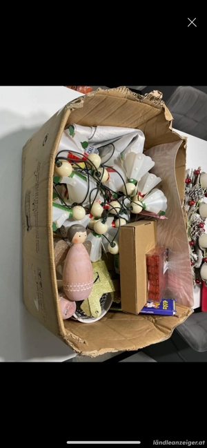 kiste voll mit Deko