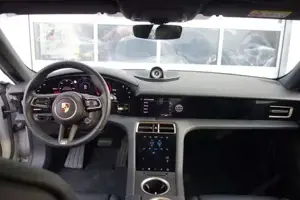Porsche Taycan Bild 14