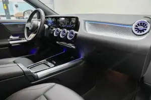 Mercedes-Benz GLA 180 d LM KAM SpurW ParkAss. SpurH Navi KlimaA Bild 7