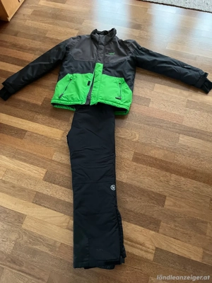 Schianzug mit Kapuze Grösse S  Bild 3