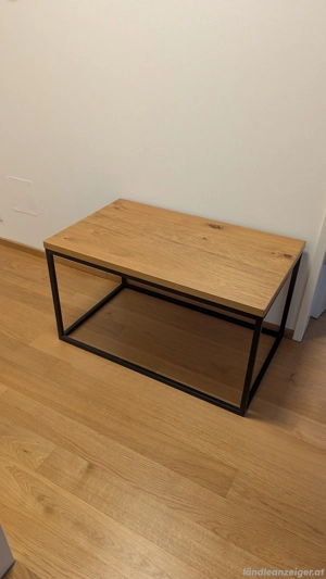 Couchtisch mit furnierter Platte 