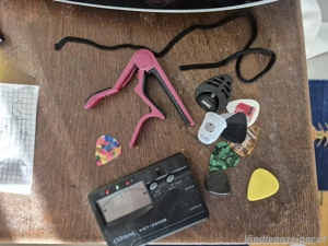 Akustikgitarre Harley Benton   wie neu, frisch besaitet, inkl. Zubehörset Bild 2