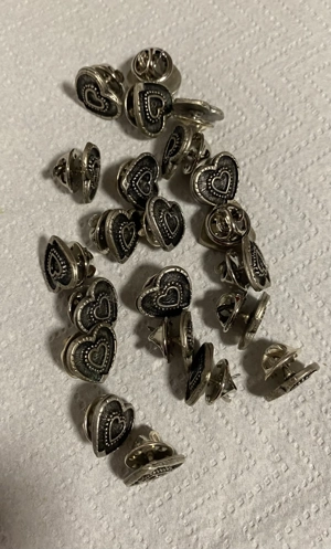 Trachtenpins herzförmig, 20 Stück vorhanden Bild 4