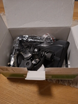 Nagelneues Navi fürs auto Bild 2