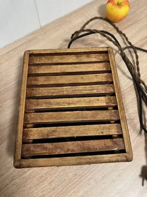 antiker Elektroofen aus Holz, retro Bild 2