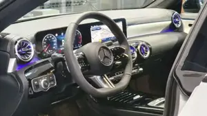 Mercedes-Benz A 180 Bild 17