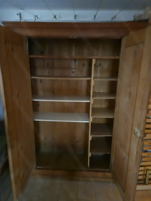 Alter Schrank zu verkaufen Bild 2