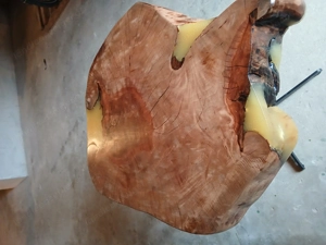 Schöner Kirsch Holz Tisch mit Epoxy verfeinert!! Bild 3