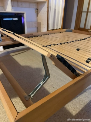 Bett und Lattenrost  Bild 2