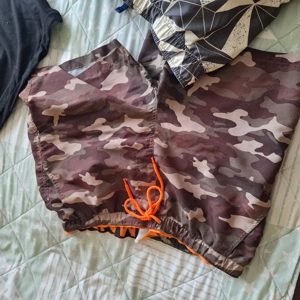 Verkaufe Shorts verschiedene Farben Grösse XL Bild 8