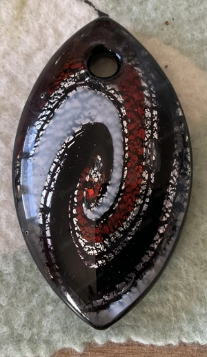 Anhänger aus Glas für Ketten oder Kautschukband Bild 2