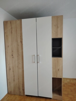 Begehbarer Kleiderkasten