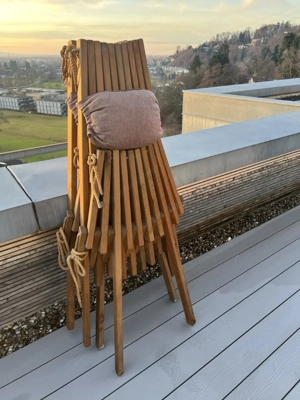Liegestühle  aus Holz, zusammenklappbar Bild 2
