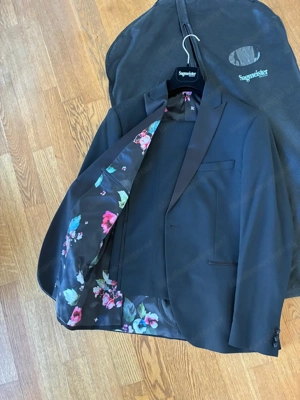 Stilvoller Smoking Anzug Gr.52 Slim-fit moderner Schnitt Bild 2