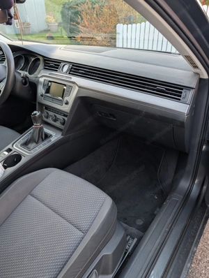 VW Passat Variant 1.6 TDI Trendline Kombi Bild 9