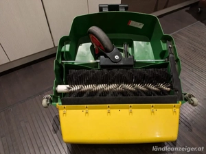Traktor Kehrmaschine Bild 3