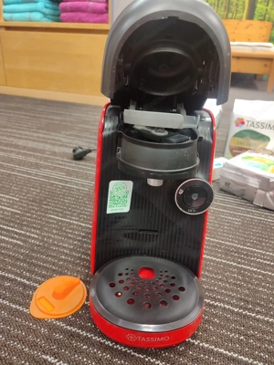 Tassimo Kaffeemaschine Rot incl. Kaffee und Entkalungstabletten  Bild 2