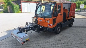 Multicar M30 Komunalfahrzeug mit Zubehör. Bild 3
