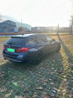 BMW 320d xDrive Touring F31 B47 Bild 2