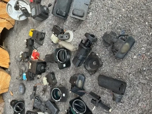 Tankdeckel, Schalter div. Kleinteile, Uhr usw. für Ford Sierra, Bild 4