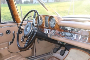 Mercedes 220 SE Coupe Bild 4