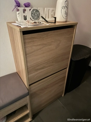 kleine Garderobe Bild 3
