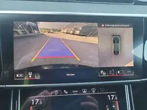 Audi A8 Bild 18