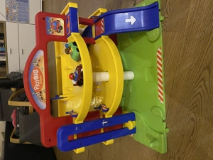 Spielgaragen mit zwei Autos 