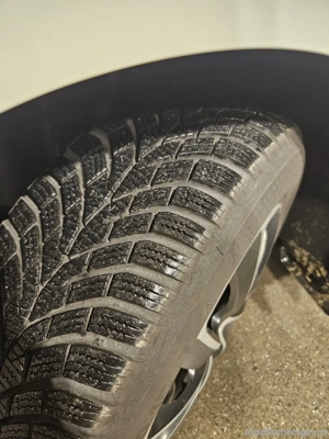 Vw polo Winterreifen der Marke CONTINENTAL