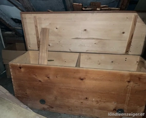 Grosse Holztruhe