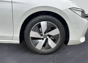 Volkswagen Passat Elegance 2.0 TDI 150 PS EZ 05.2  km Werksgarantie bis Mai 2026 Bild 5