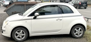 Fiat 500 mit Panoramadach und Navi Vorbereitung