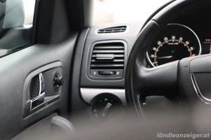 Skoda Yeti 2.0 TDI 4x4 DSG *Allrad *Automatik *Pickerl NEU *Skoda Servicegepflegt *Winterreifen NEU Bild 8